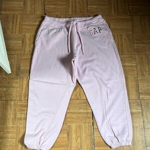 Gap sweats